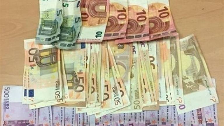 Investigan a un indigente que llevaba 18.650 euros en una bolsa de plástico