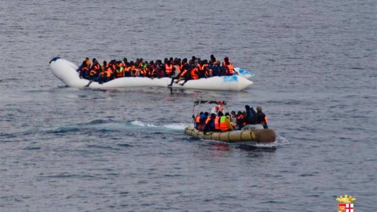 Mueren al menos 70 inmigrantes por un naufragio frente a Túnez