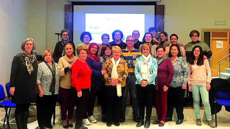 Elevada participación en un taller para fomentar la autoestima entre las mujeres