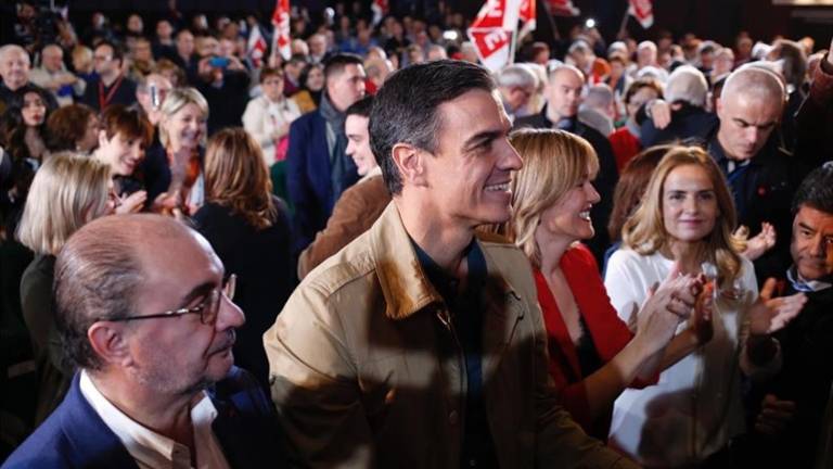 El presidente Sánchez exige “lealtad” a Casado y Rivera