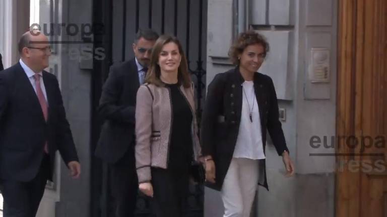 Una joven silba e increpa a la Reina Letizia