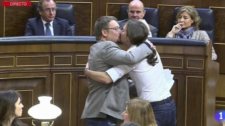 El beso entre Iglesias y Domenech, lo más comentado en Twitter