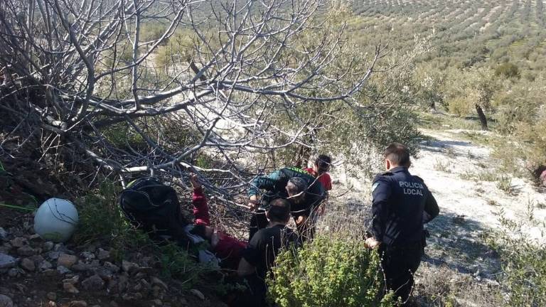 Rescatan a un parapentista herido en Mancha Real