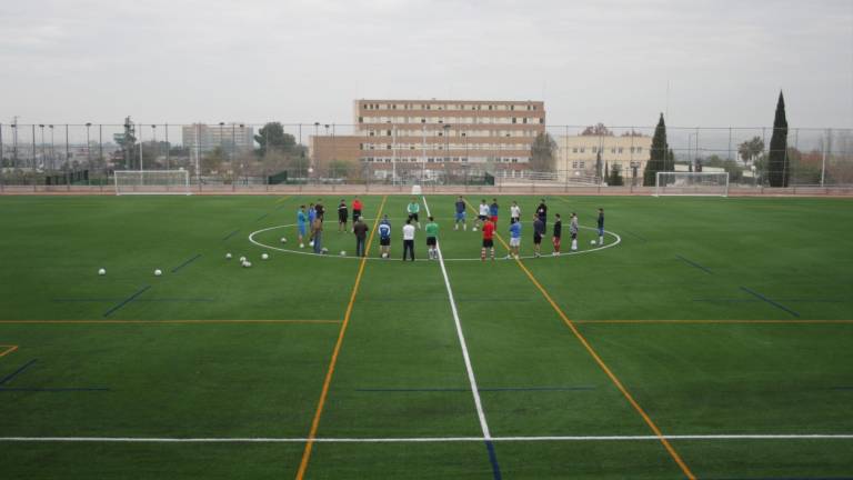 La UJA cuenta con nuevo césped artificial en su campo de fútbol y de rugby