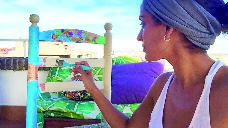 La jiennense Inma Cuesta cede su silla a los refugiados