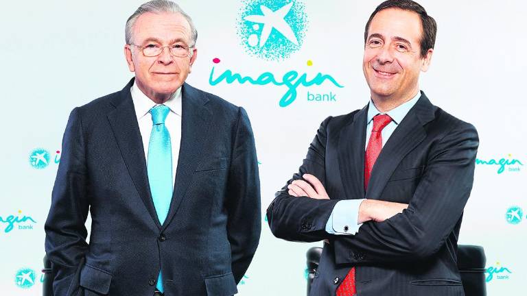 La Caixa lanza un banco que opera con móviles