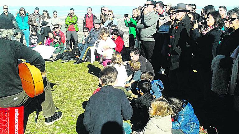 Homenaje a Pablo Gómez, el chico de la sonrisa en el cielo