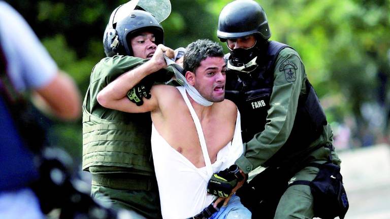 La oposición, inquieta por los votos en Venezuela