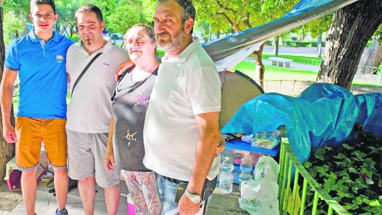 La familia que vive en el Parque ya busca piso con un donativo de 600 euros