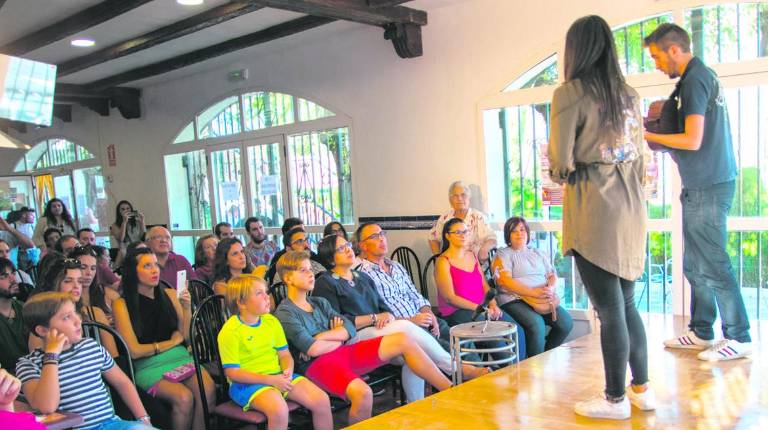 ESPECTÁCULO. <i> El público asistió a la actuación del segundo grupo de la tarde, procedente de Jaén</i>