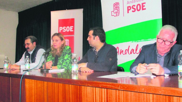 El PSOE avisa del riesgo para la sanidad si gobierna el PP