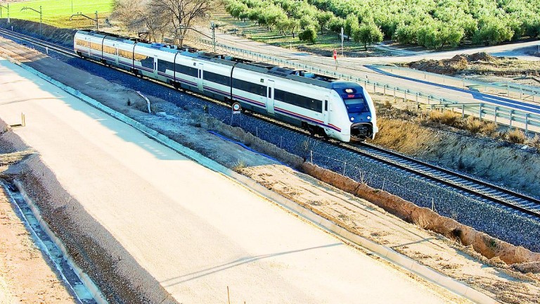 Renfe rechaza habilitar más trenes y variar los horarios