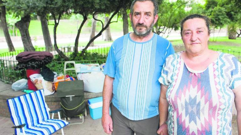 La familia que vivía al raso en el Parque ya tiene piso