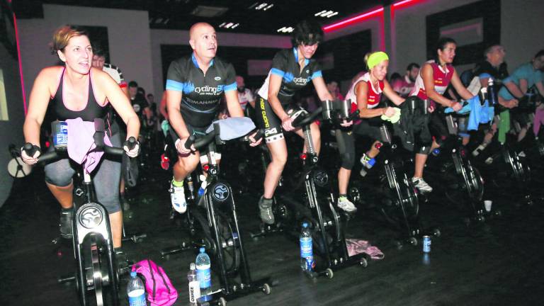Doce horas de pedaleos por los más vulnerables