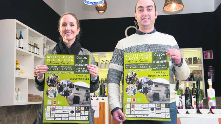 PROMOCIÓN.<i> Soledad Ronán y Javier Gámez en la presentación de la jornada de puertas abiertas.</i>