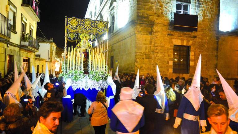 El cielo se abre para dejar paso al Lunes Santo