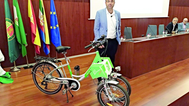 El triciclo eléctrico que gana en seguridad y no contamina