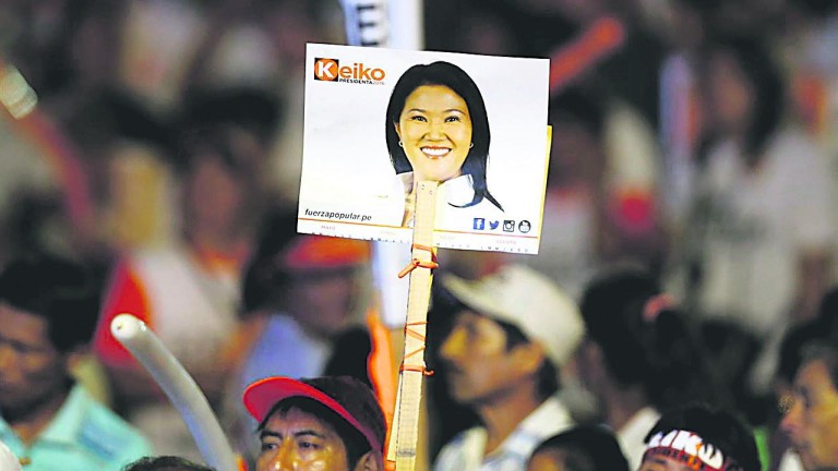 Perú decide el rival de Fujimori en la segunda vuelta de los comicios
