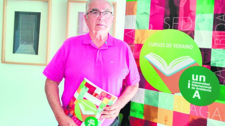 <span style=text-transform:uppercase>PATRIMONIO ANDALUZ</span><i>. Antonio Marín dirige el seminario sobre gastronomía en la comunidad.</i>