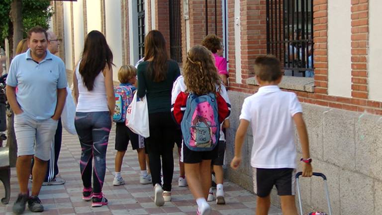 Desacuerdo con las reválidas de docentes de Primaria