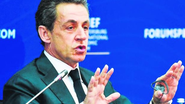 Nicolás Sarkozy prohibirá el burkini, si es elegido presidente en abril
