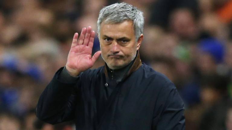 Mourinho abandona el Chelsea cuatro meses después de su renovación