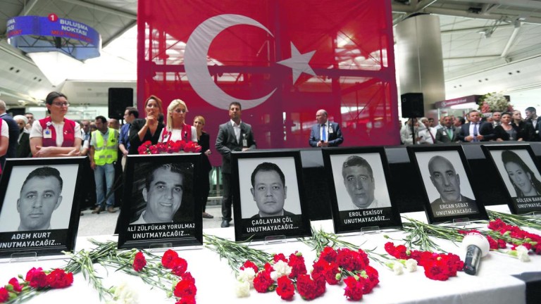 Identificados los tres autores del atentado de Estambul