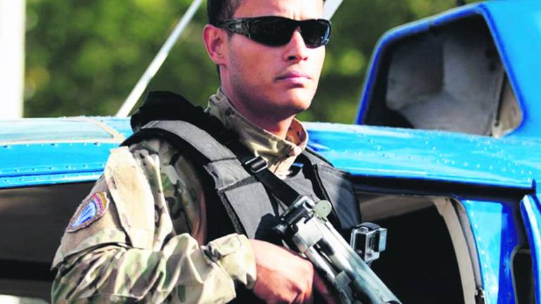 Venezuela busca al autor del ataque de película al Supremo
