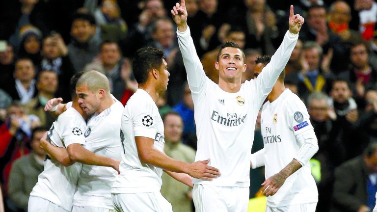 La pegada del Real Madrid le da otro triunfo ante la Roma