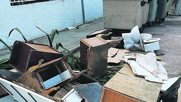 Vecinos incívicos en el Puente Tablas