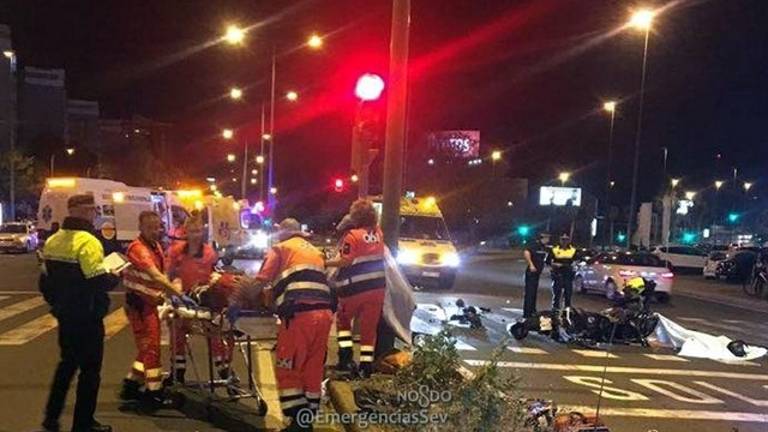 Un fallecido y dos heridos muy graves tras colisionar una moto y un ciclomotor