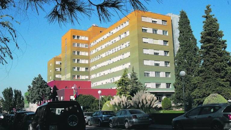 Herido un bombero en el incendio de una excavadora