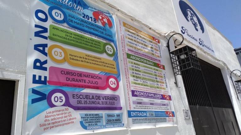 Nueva denuncia a las Piscinas Benidorm por sus ofertas sexistas