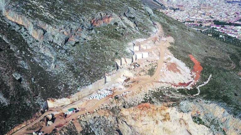 JeC denuncia la pasividad de Junta y Ayuntamiento en el cierre de la cantera