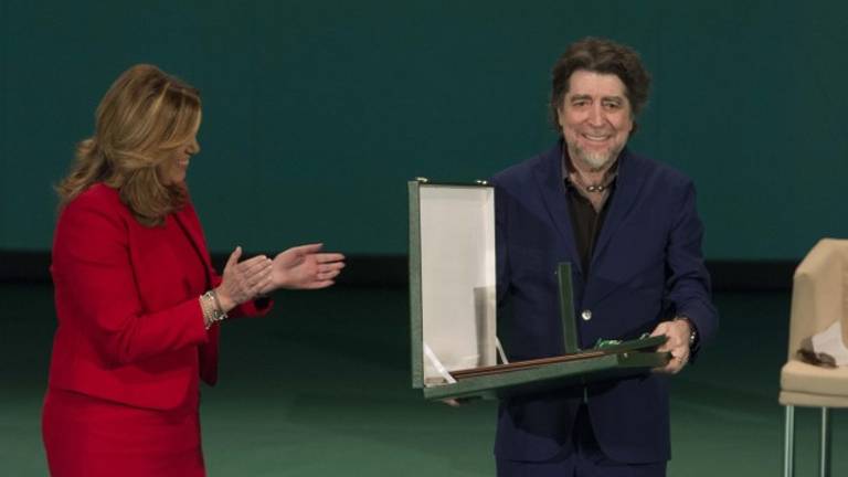 Vídeo del discurso en verso del cantante Joaquín Sabina como Hijo Predilecto de Andalucía