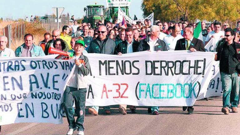 La plataforma por la A-32 reanuda hoy las movilizaciones