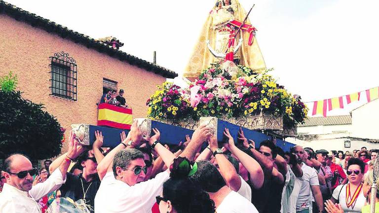 Enorme devoción por la patrona