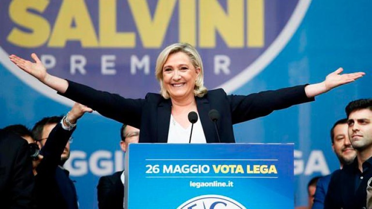 Salvini y Le Pen escenifican su afinidad en el cierre de campaña desde Milán