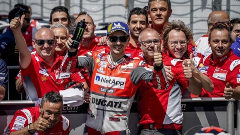 Lorenzo firma su primer triunfo con Ducati