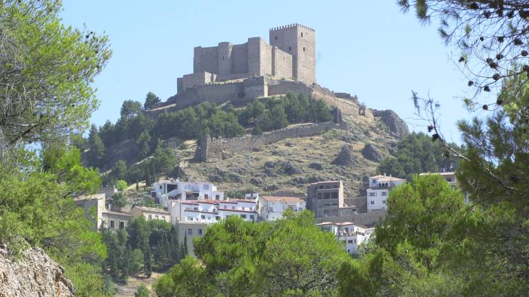 Gentes y lugares que regalan su grandeza al mar de olivos