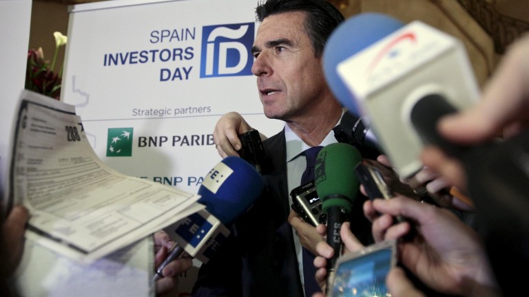 Soria dimite como ministro de Industria y abandona la política