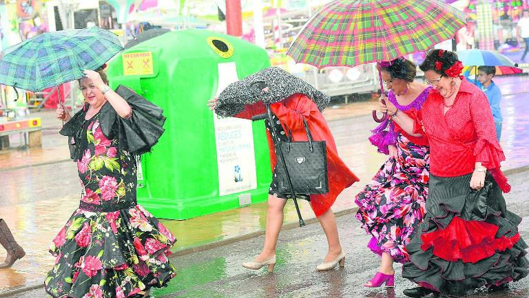 Al mal tiempo los jiennenses le pusieron buena cara y bajaron al ferial el día grande