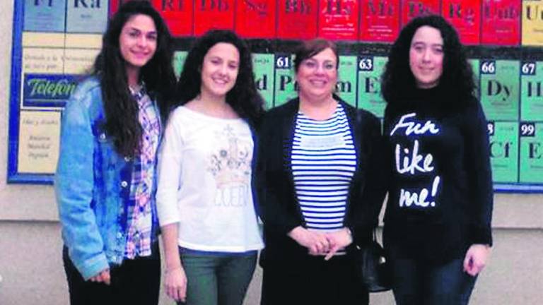 La joven Elena Salcedo Armijo, en las Olimpiadas de Química