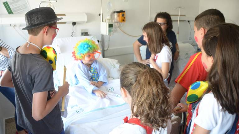 Escolares llevan su alegría al “Jardín de los Sueños”