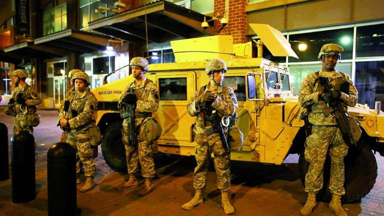 La alcaldesa y la Policía imponen el toque de queda