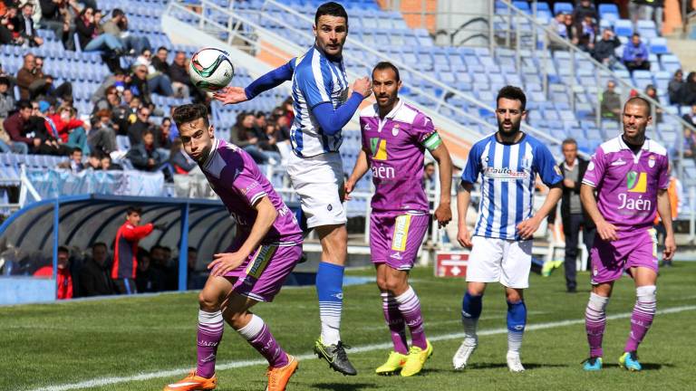 Hugo Díaz rescata al Real Jaén con un gol que le da un punto