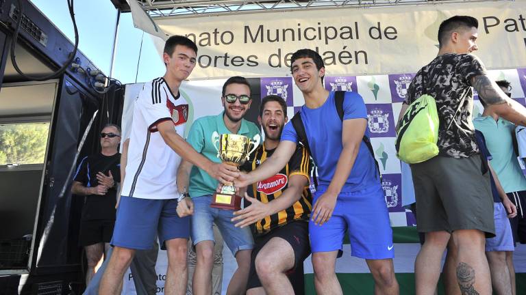 Trofeos para premiar el esfuerzo deportivo de las jóvenes promesas de Jaén