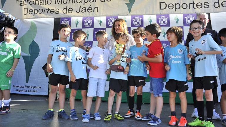 Trofeos para premiar el esfuerzo deportivo de las jóvenes promesas de Jaén