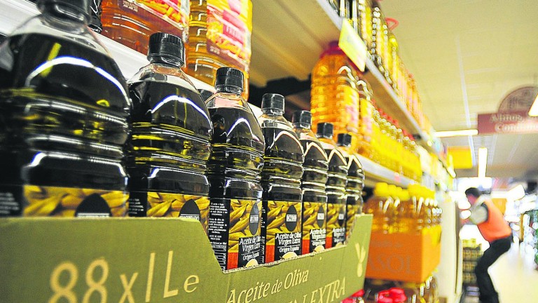 Los españoles compran menos aceite de oliva