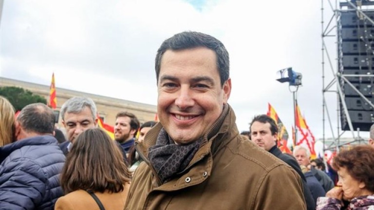 Moreno defiende la “unidad de España” y pide elecciones